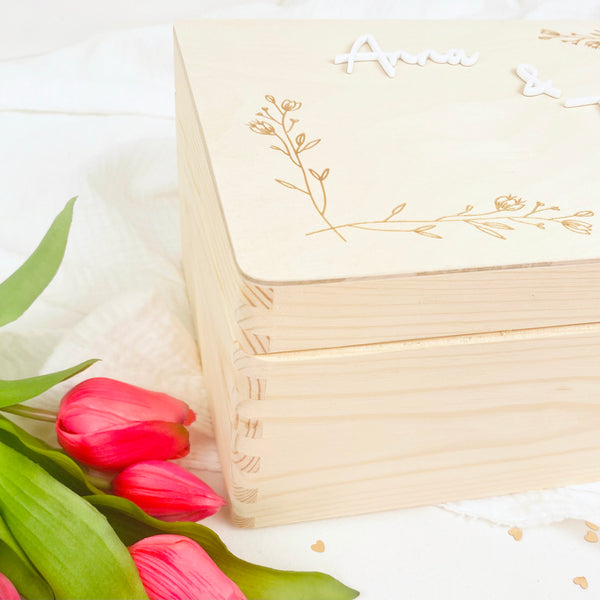 personalisierte Erinnerungsbox Hochzeit - floraler Rahmen